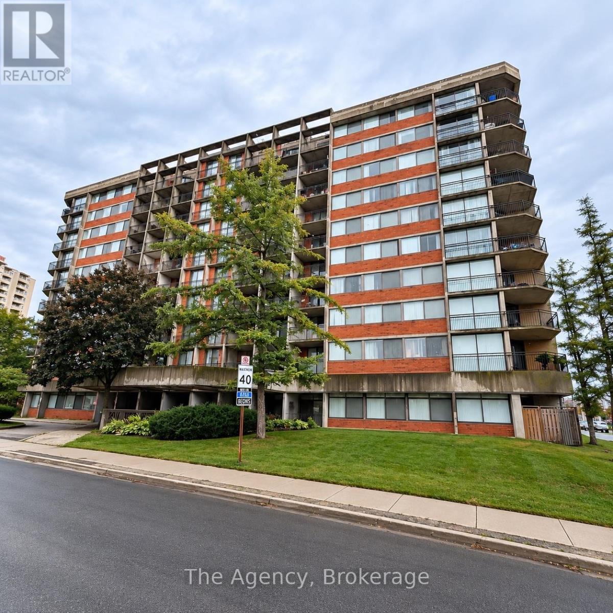 Boo2 - 2200 Sherobee Road, Mississauga, Ontario  L5A 3Y3 - Photo 4 - W13871840