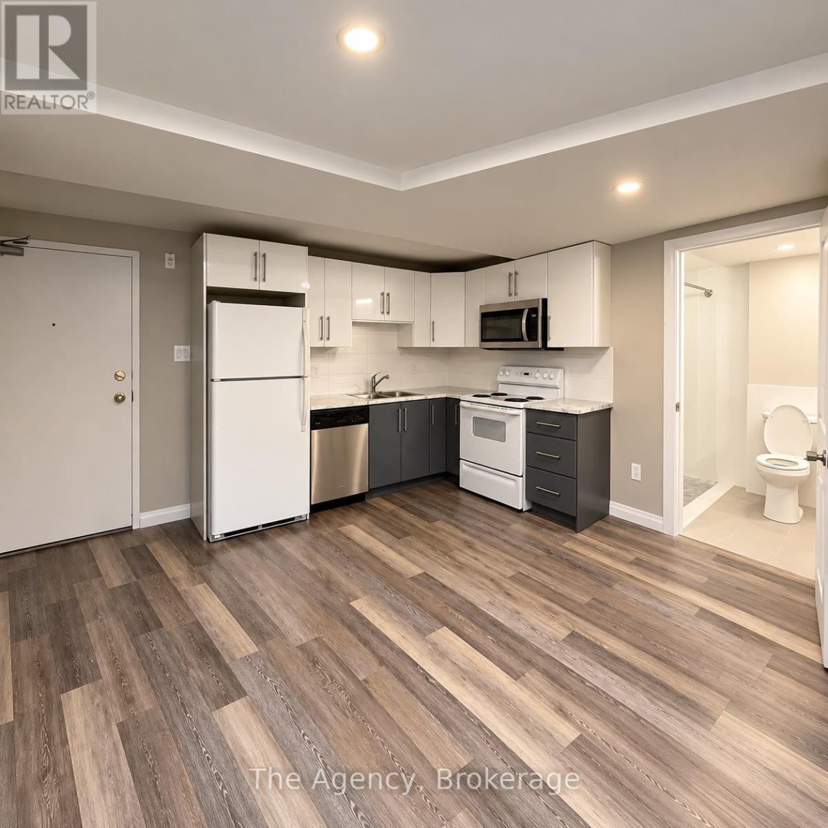 Boo2 - 2200 Sherobee Road, Mississauga, Ontario  L5A 3Y3 - Photo 5 - W13871840