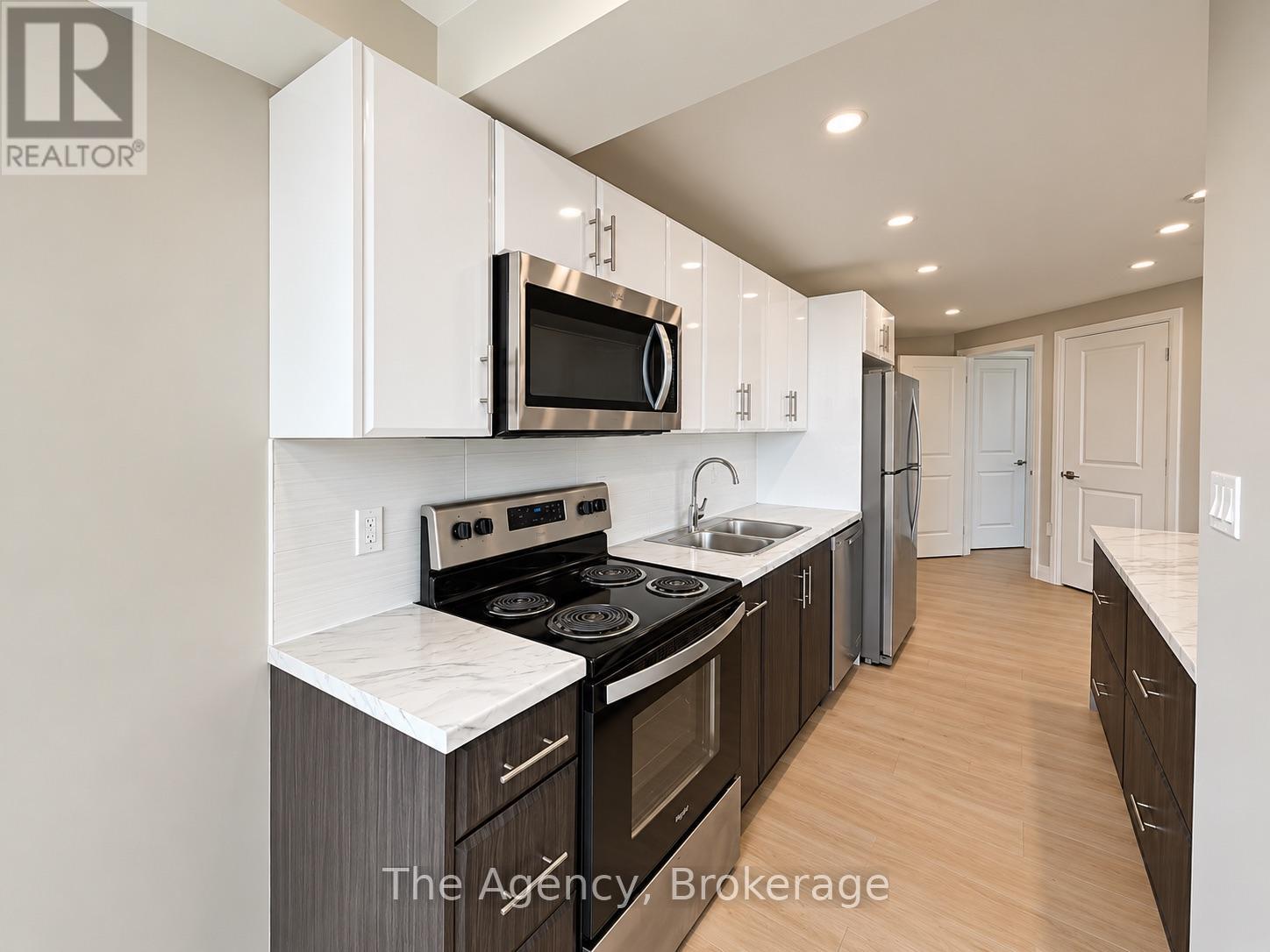 810 - 2200 Sherobee Road, Mississauga, Ontario  L5A 3Y3 - Photo 5 - W13871864