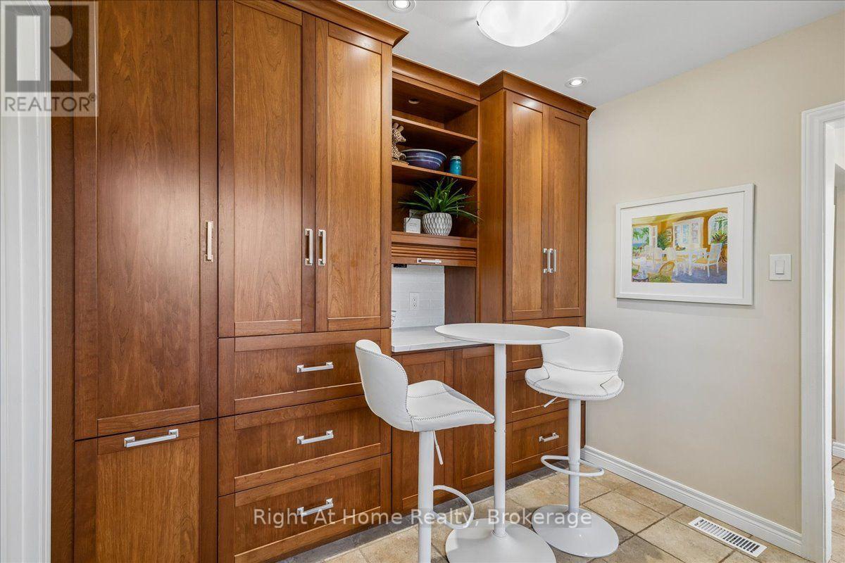 275 Kent Crescent, Burlington, Ontario  L7L 4T2 - Photo 15 - W13871796