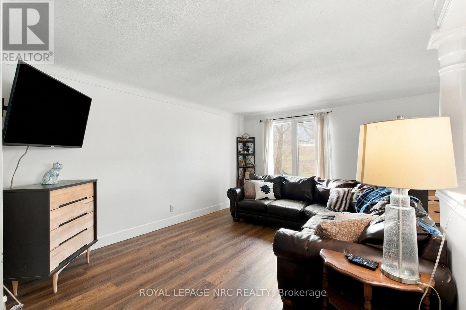 26 Pinehurst Drive, Welland, Ontario  L3C 3J1 - Photo 3 - X13871920