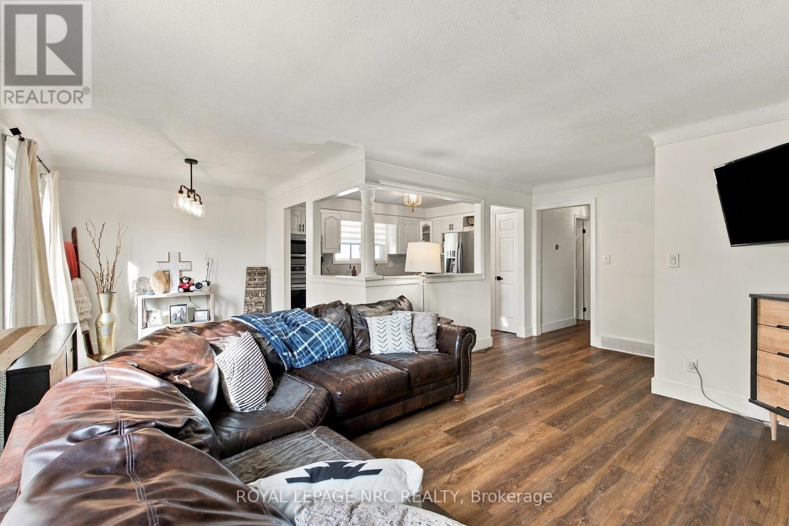 26 Pinehurst Drive, Welland, Ontario  L3C 3J1 - Photo 4 - X13871920