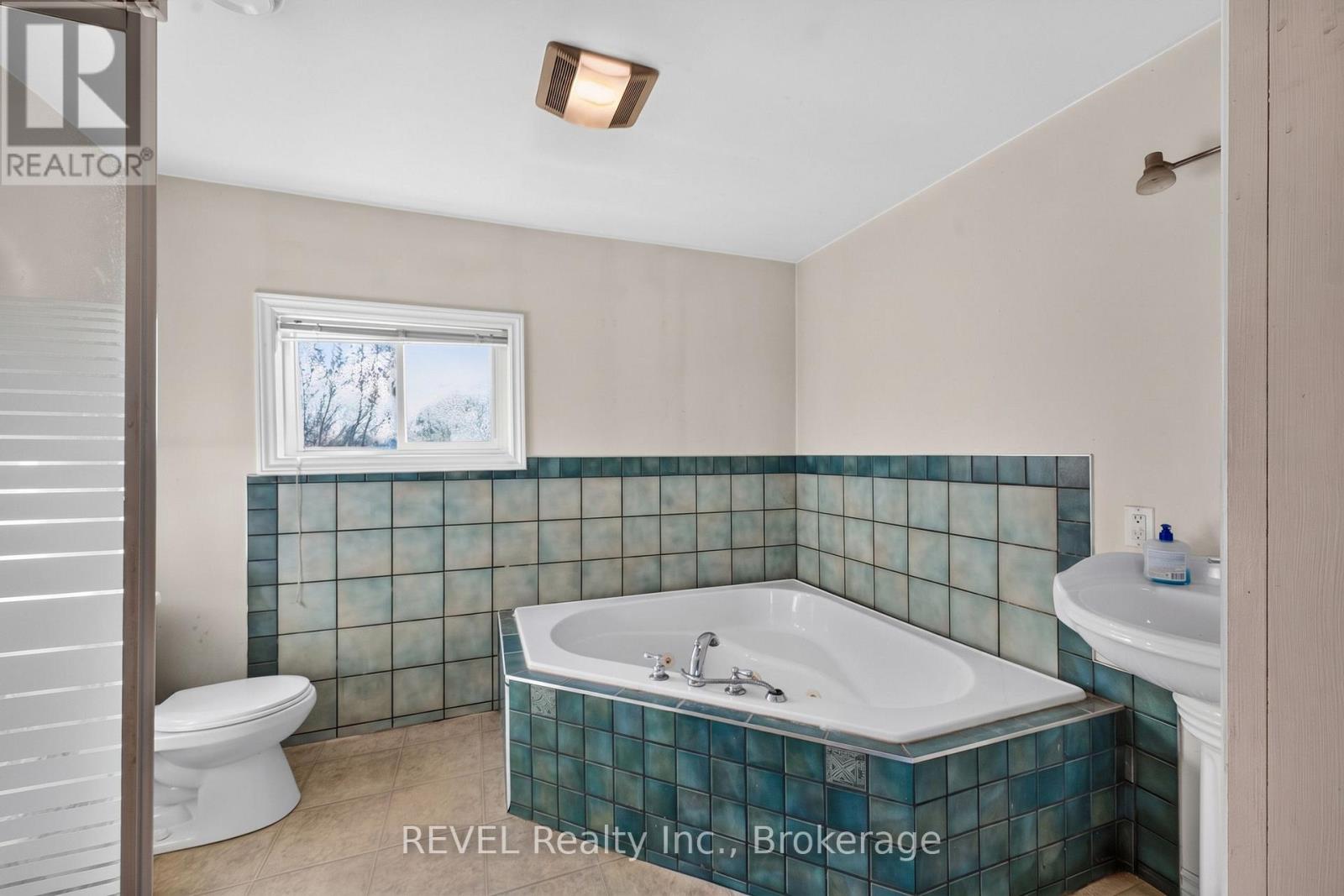 2329 Gilmore Road, Fort Erie, Ontario  L0S 1N0 - Photo 19 - X13872060