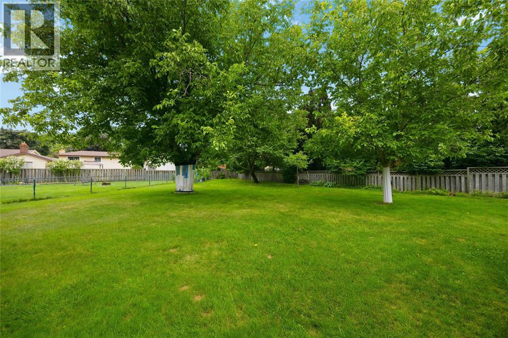 821 Danbury Crescent, Sarnia, Ontario  N7S 4L7 - Photo 48 - 26023287
