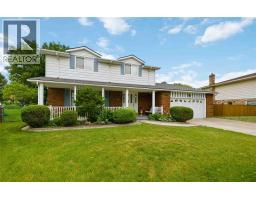 821 DANBURY CRESCENT, Sarnia, Ontario