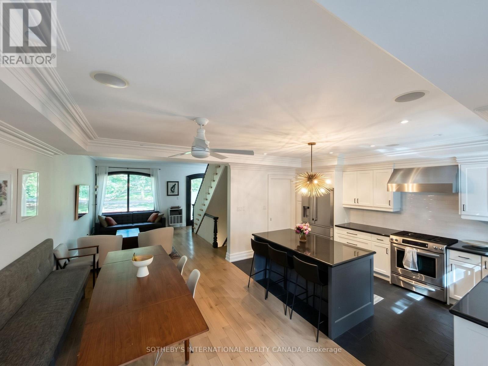 21 Hillcrest Park, Toronto, Ontario M4X 1E8 - Photo 2 - C13871778