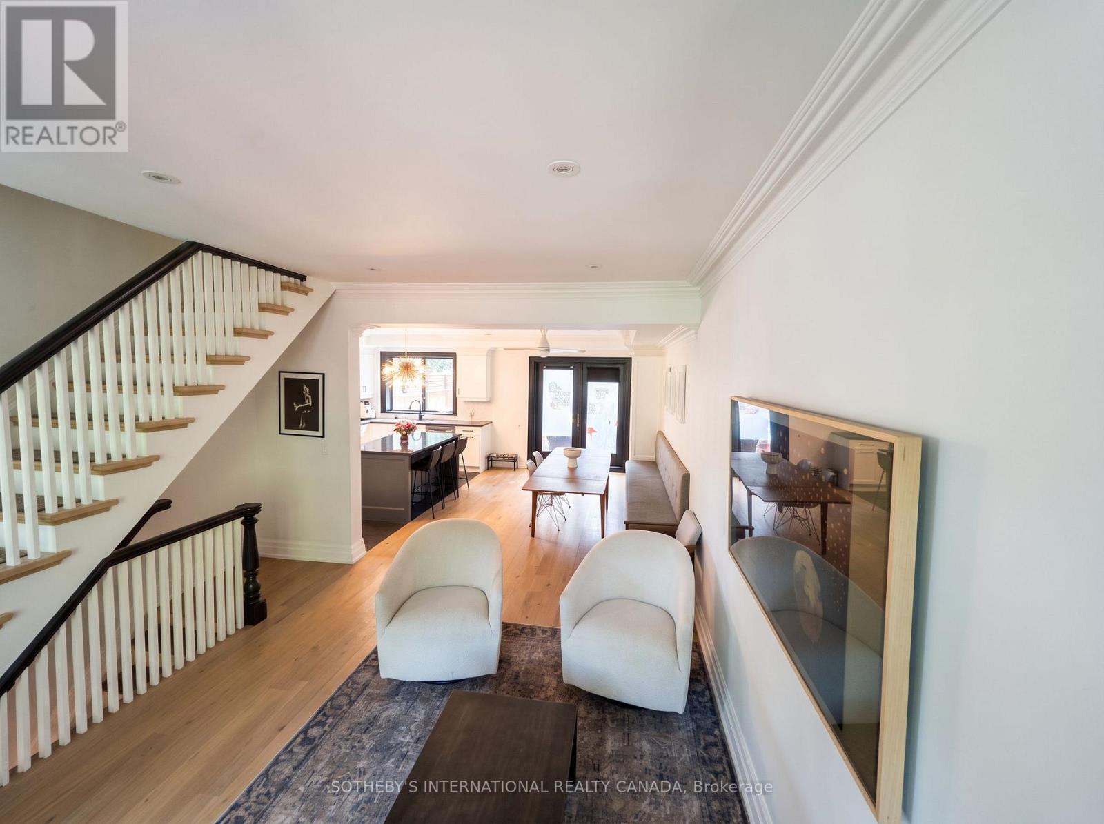 21 Hillcrest Park, Toronto, Ontario M4X 1E8 - Photo 3 - C13871778