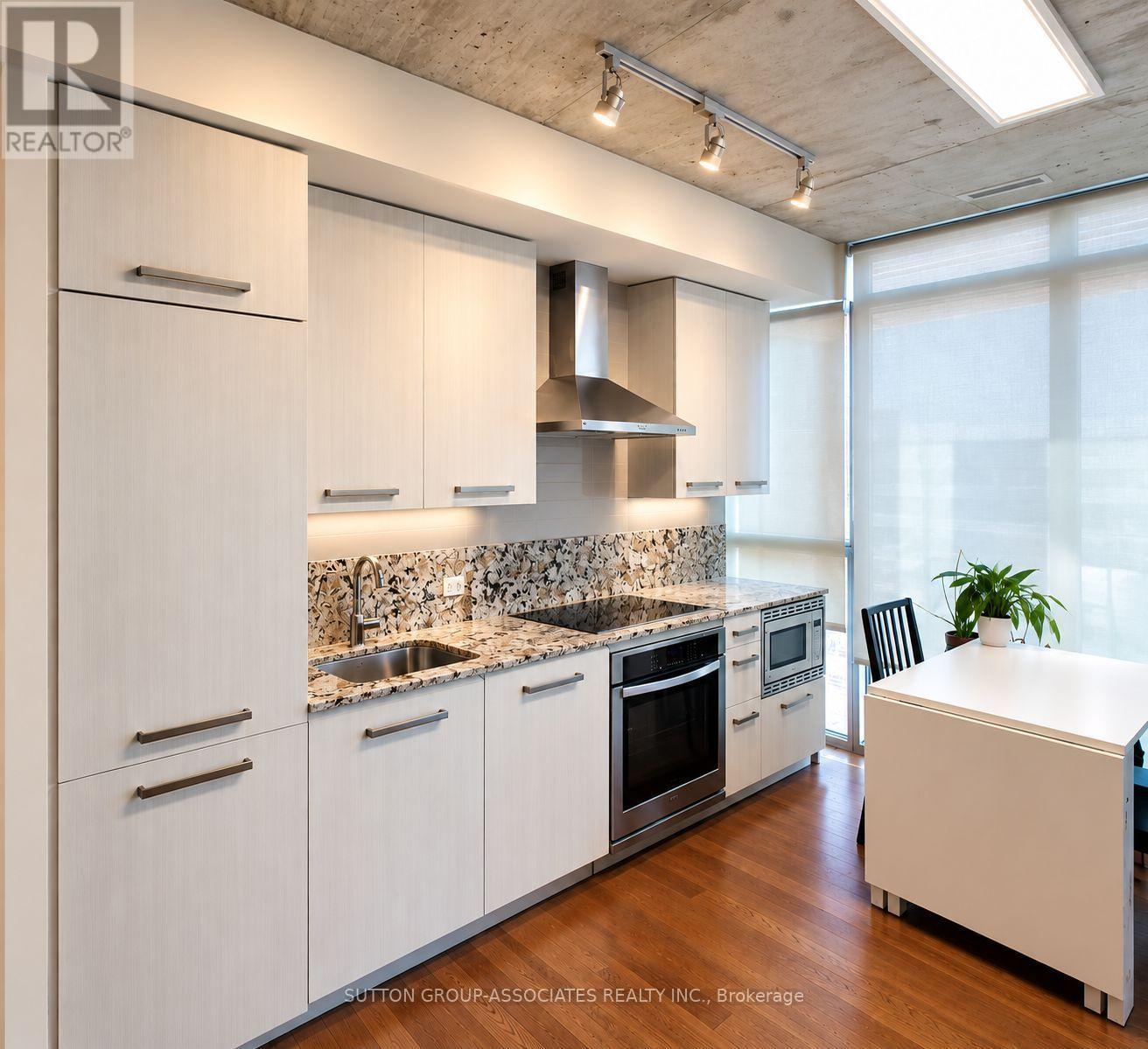 606 - 15 Beverley Street, Toronto (Kensington-Chinatown), Ontario  M5T 1X8 - Photo 2 - C13871828