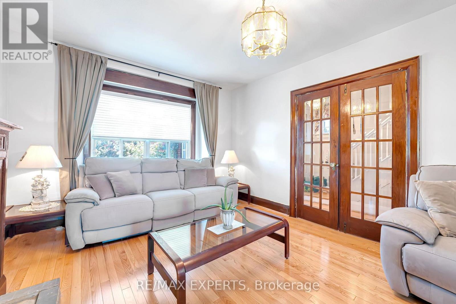 406 Lauder Avenue, Toronto, Ontario  M6E 3J2 - Photo 10 - C13872000