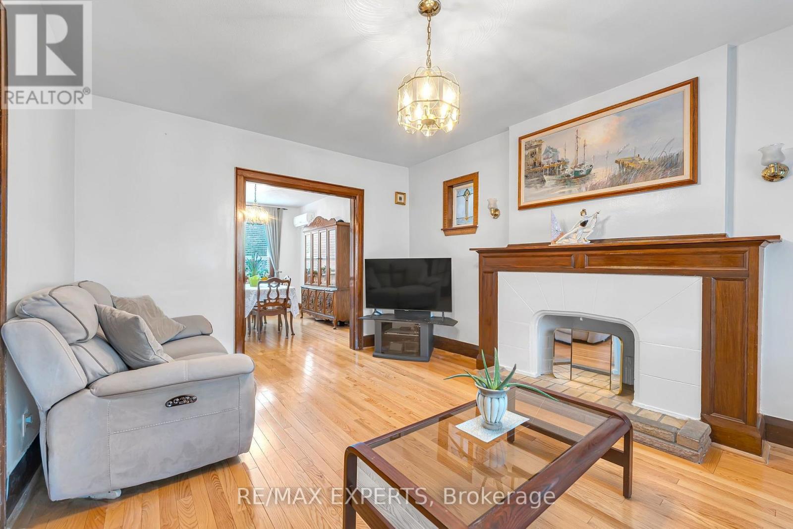 406 Lauder Avenue, Toronto, Ontario  M6E 3J2 - Photo 7 - C13872000
