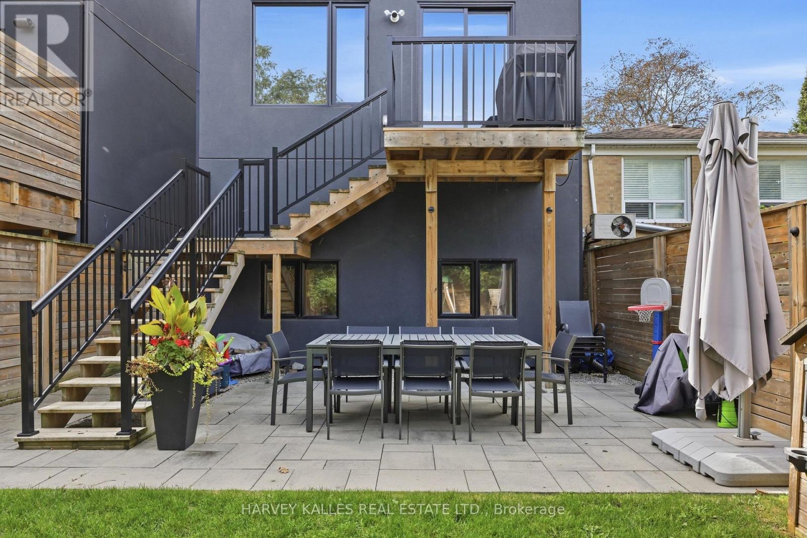 57 Roseneath Gardens, Toronto, Ontario  M6C 3X5 - Photo 34 - C13872044
