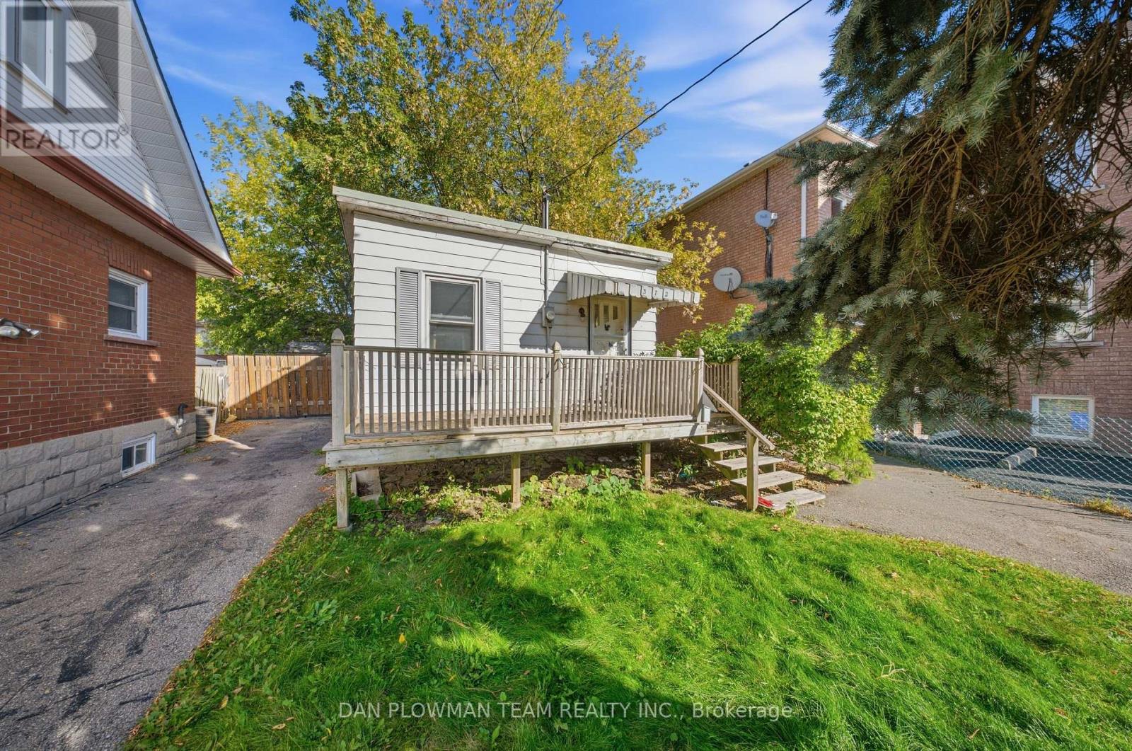 372 PINE AVENUE, Oshawa, Ontario