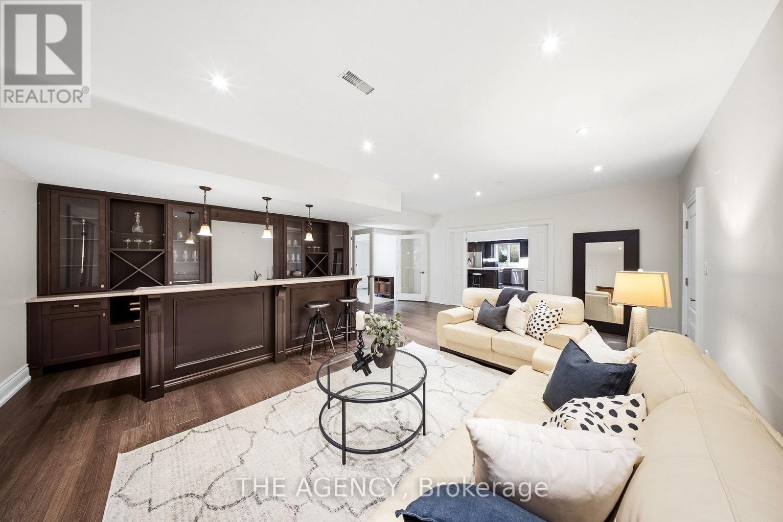 1098 Lakeshore Road W, Oakville, Ontario  L6L 1E9 - Photo 30 - W13520422