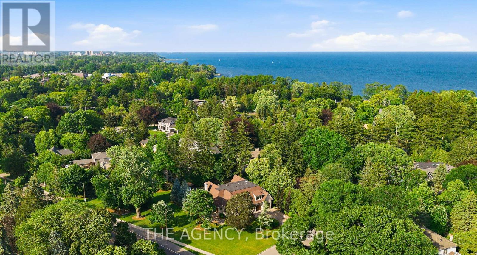 1098 Lakeshore Road W, Oakville, Ontario  L6L 1E9 - Photo 45 - W13520422
