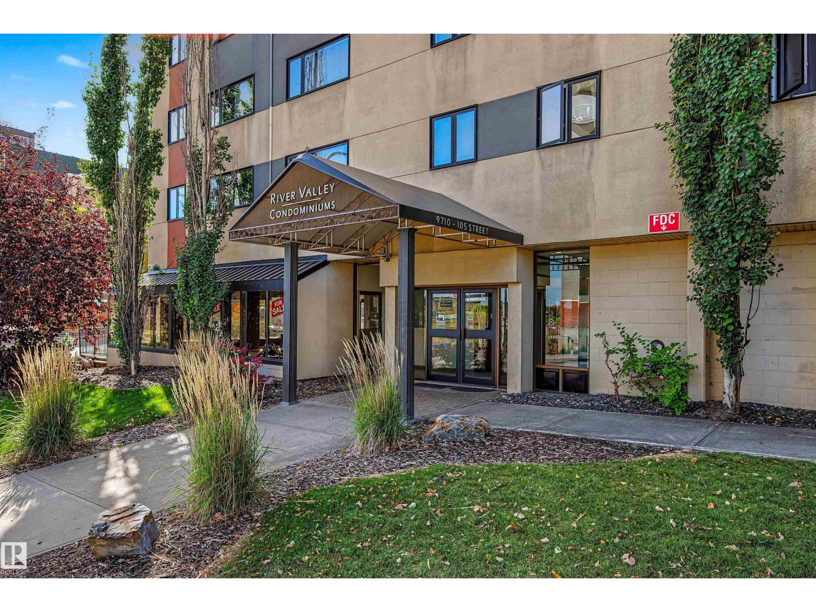 #309 9710 105 ST NW