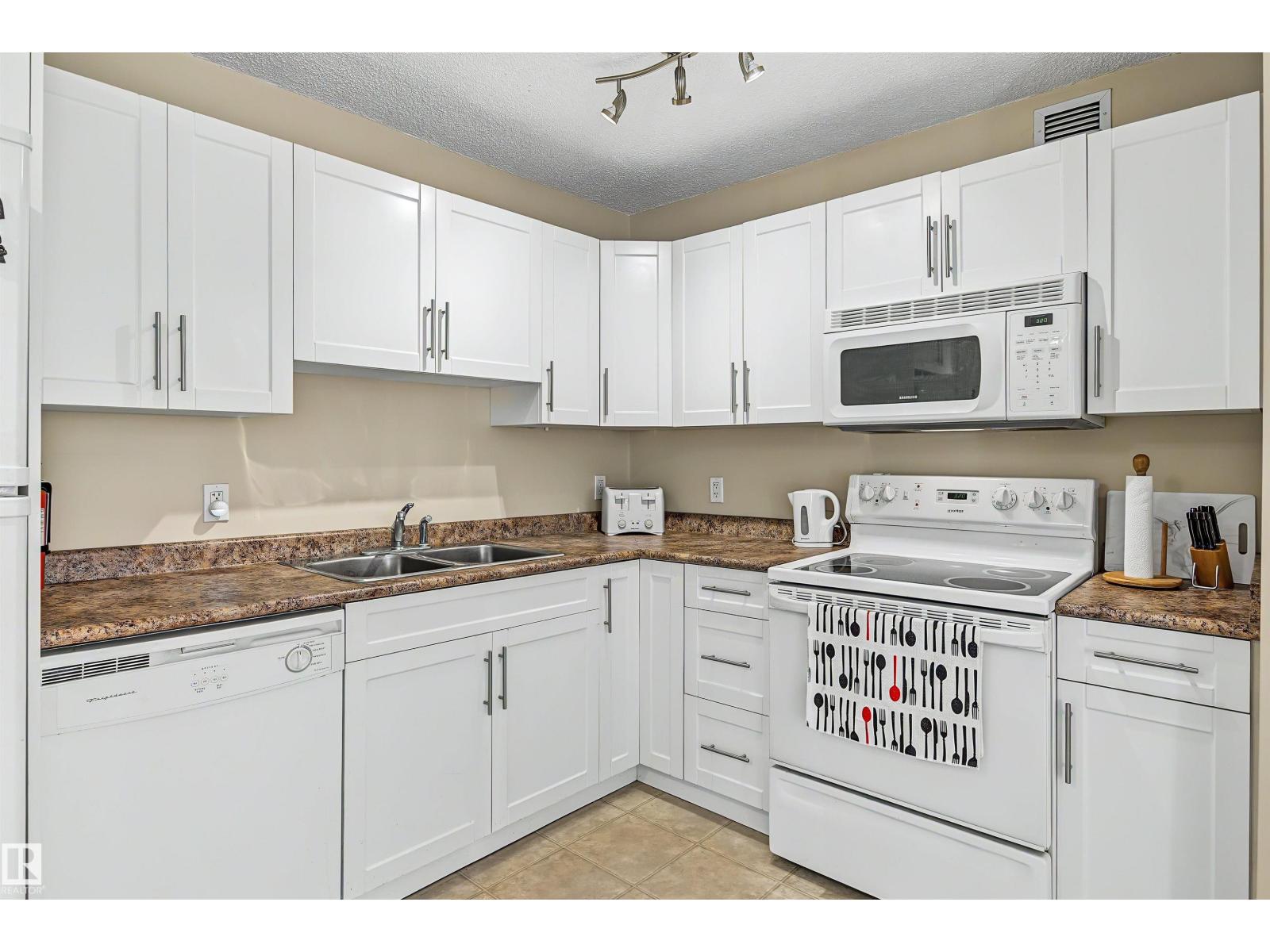 #309 9710 105 ST NW