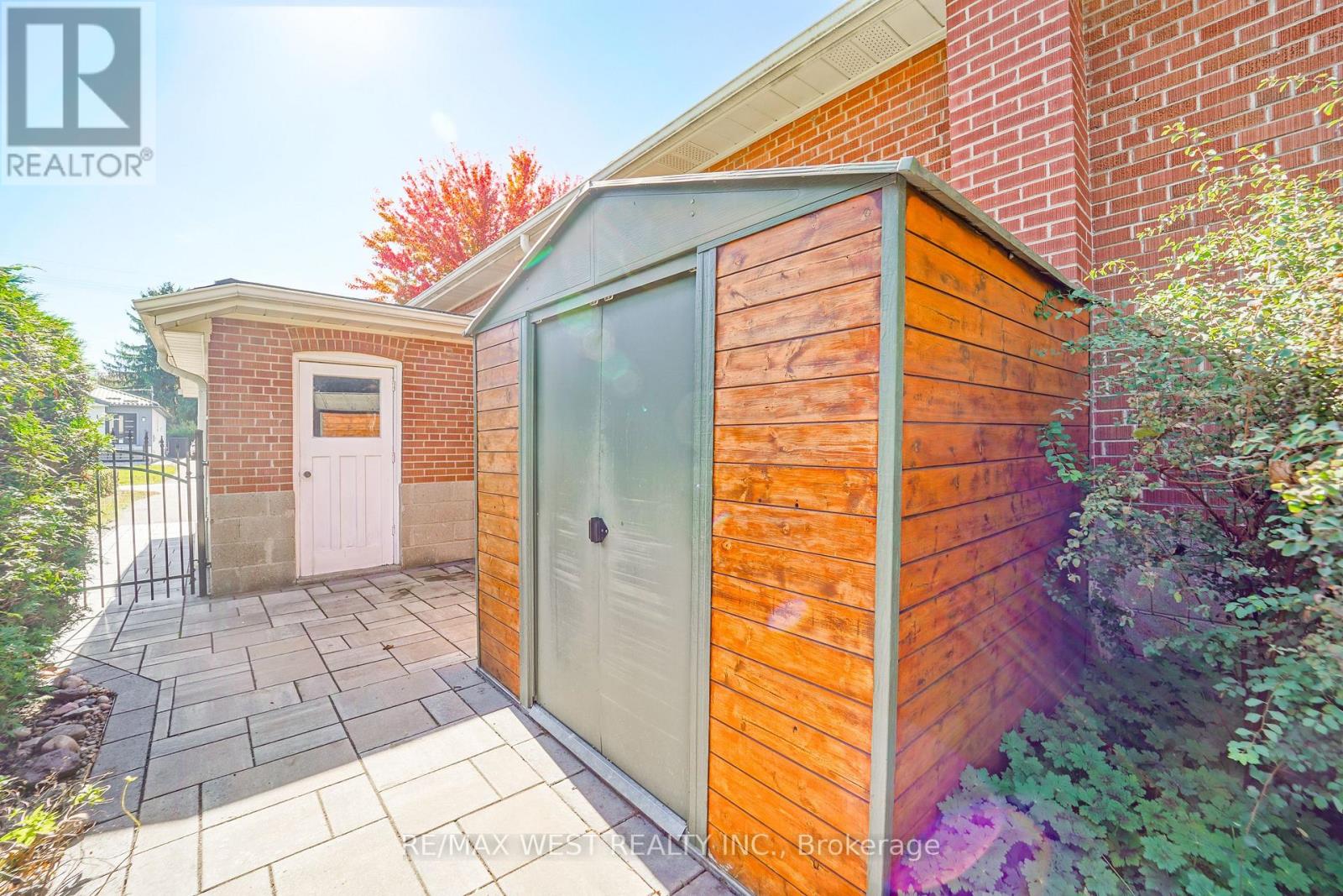 18 Nashland Avenue, Toronto, Ontario  M9B 2V4 - Photo 18 - W13871482