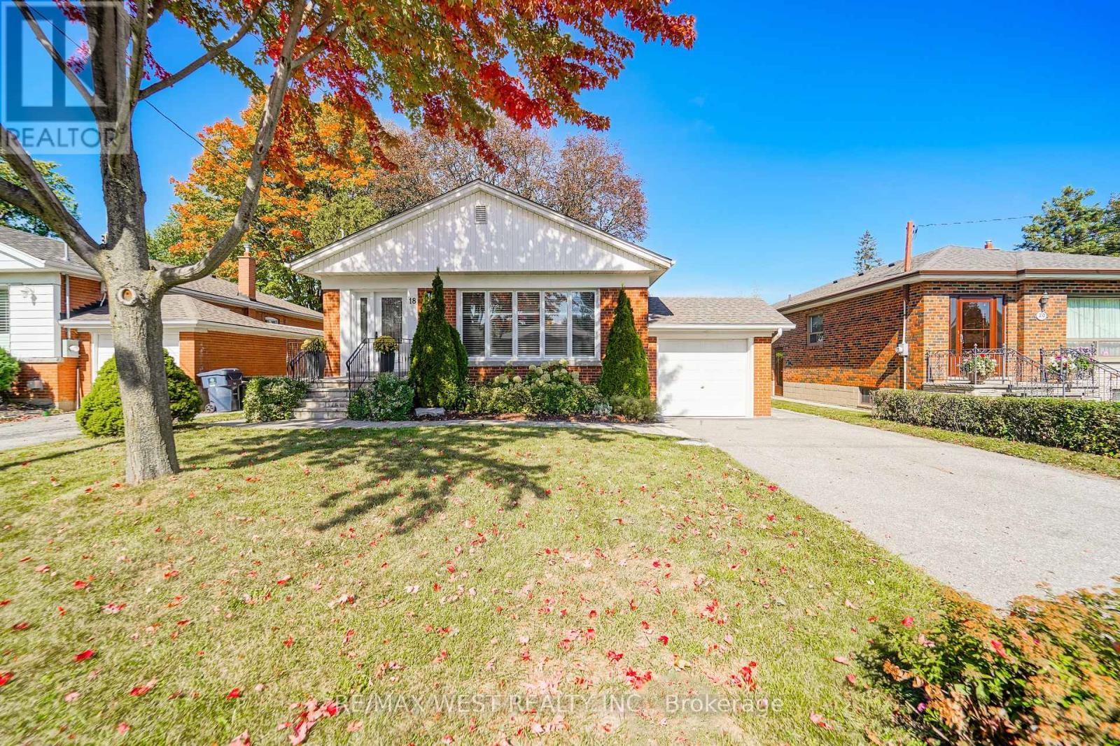 18 NASHLAND AVENUE, Toronto, Ontario