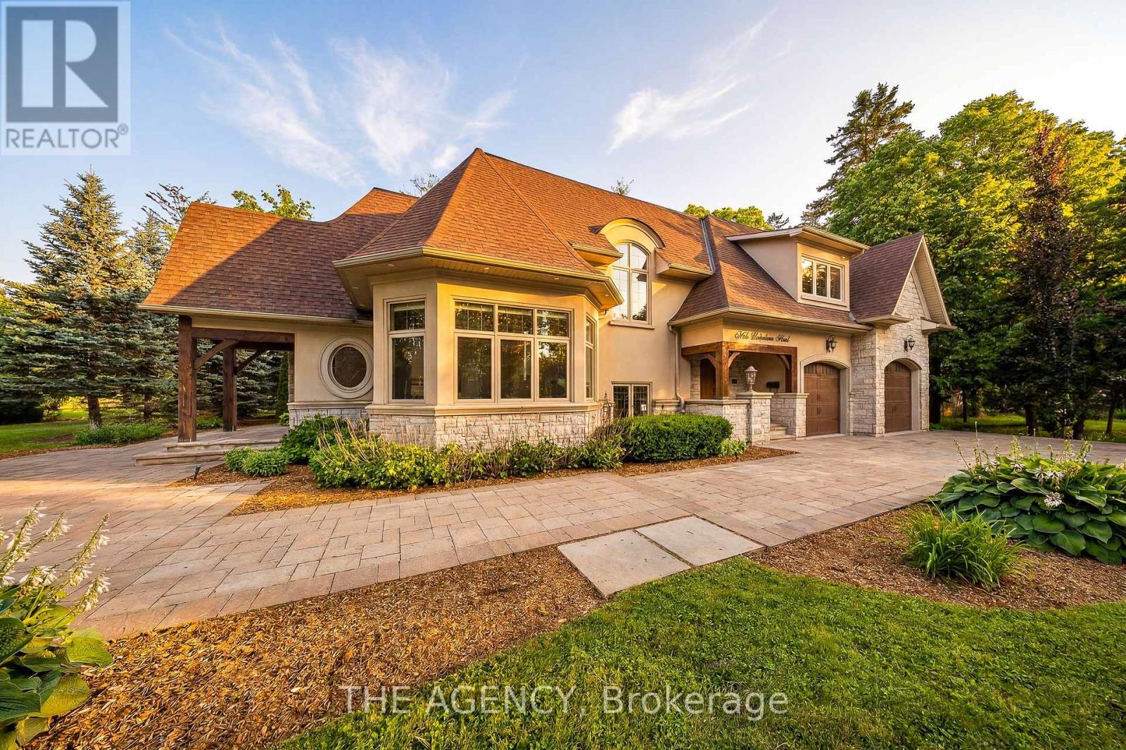 1098 Lakeshore Road W, Oakville, Ontario  L6L 1E9 - Photo 47 - W13520422