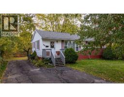 40 Hillcourt Drive, Fredericton, New Brunswick