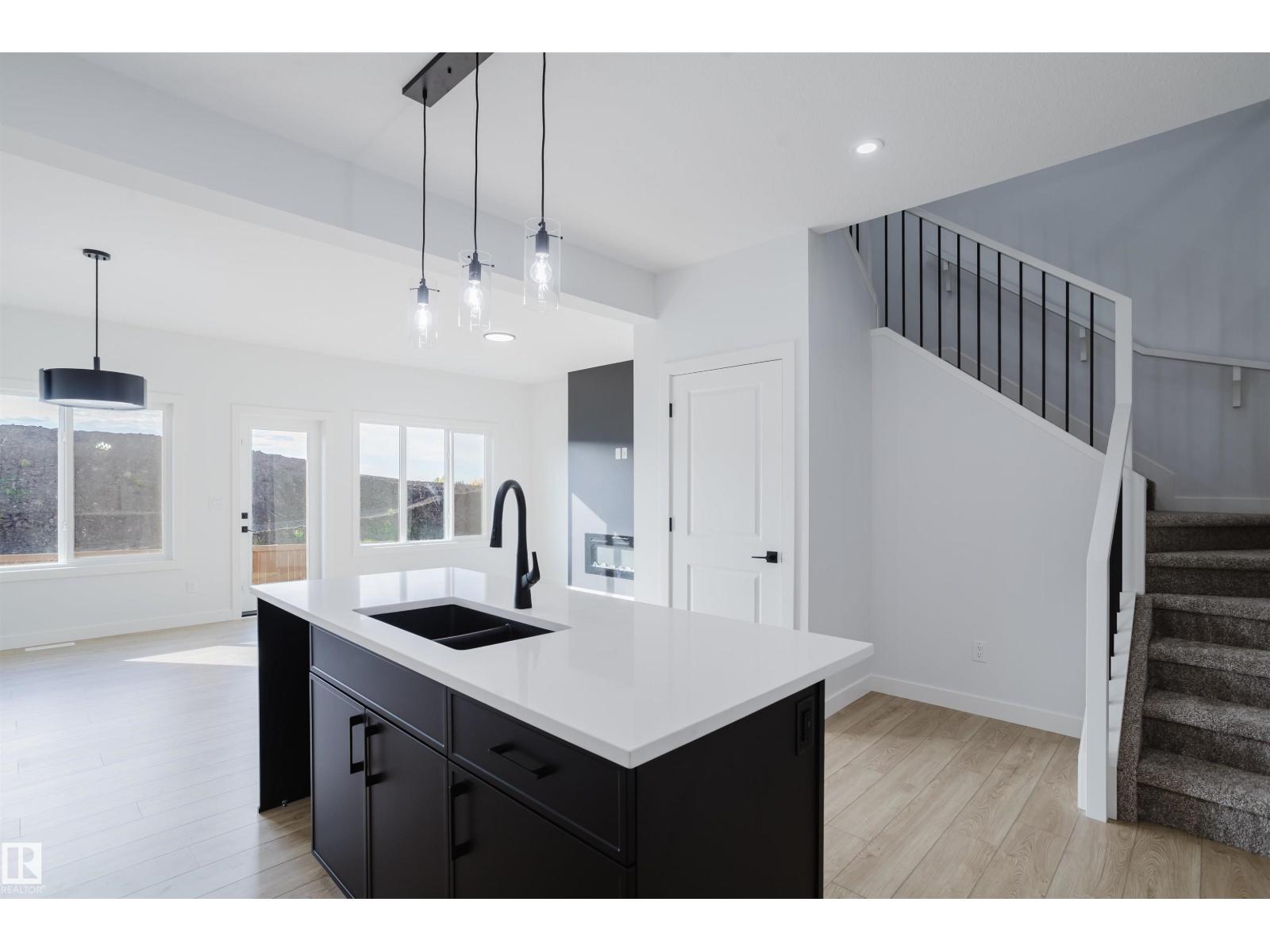 6215 29 AV SW