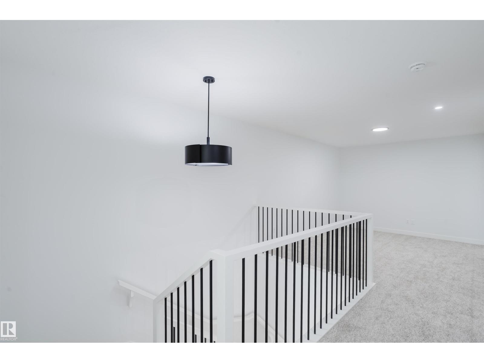 6215 29 AV SW