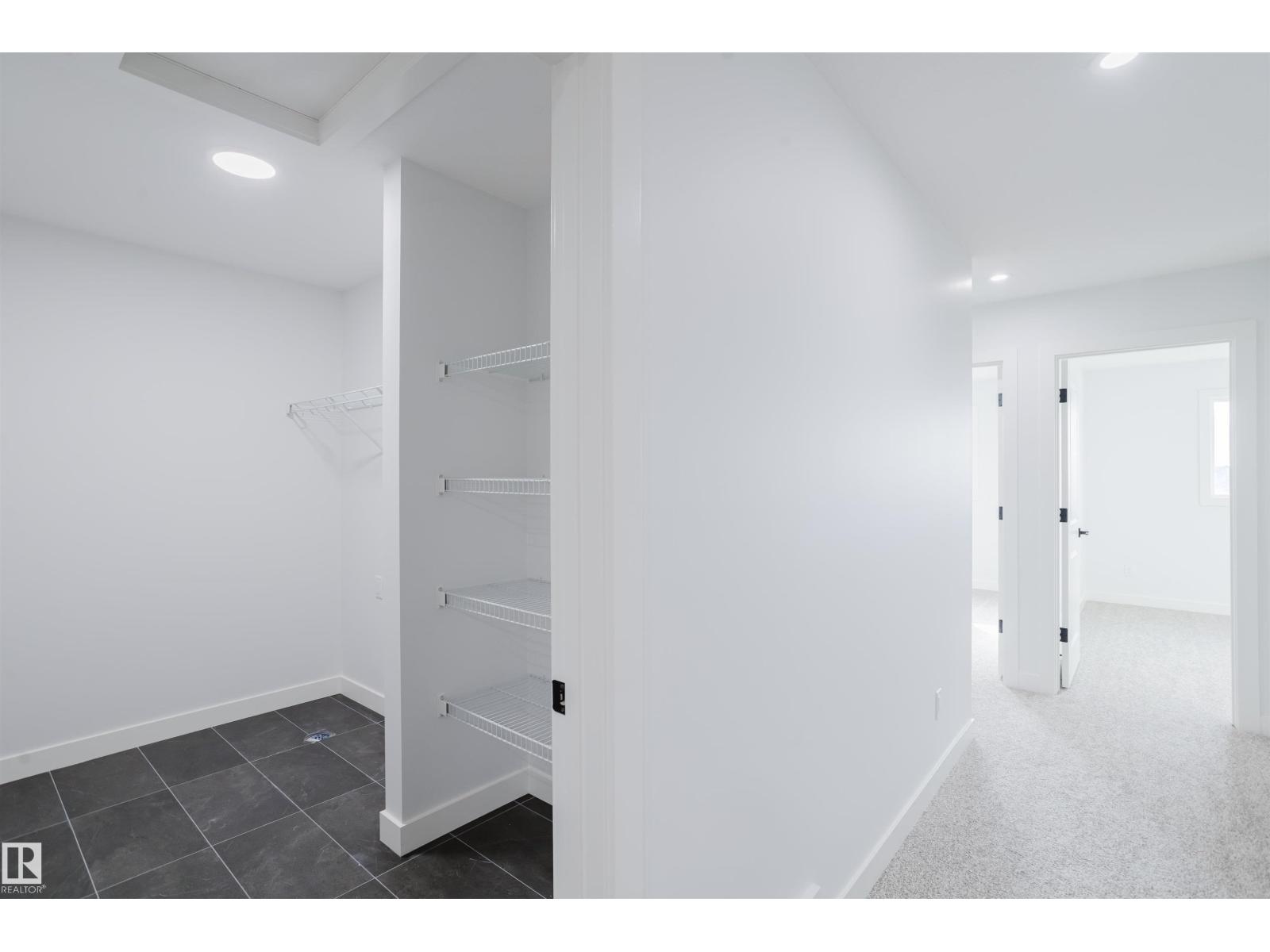 6215 29 AV SW