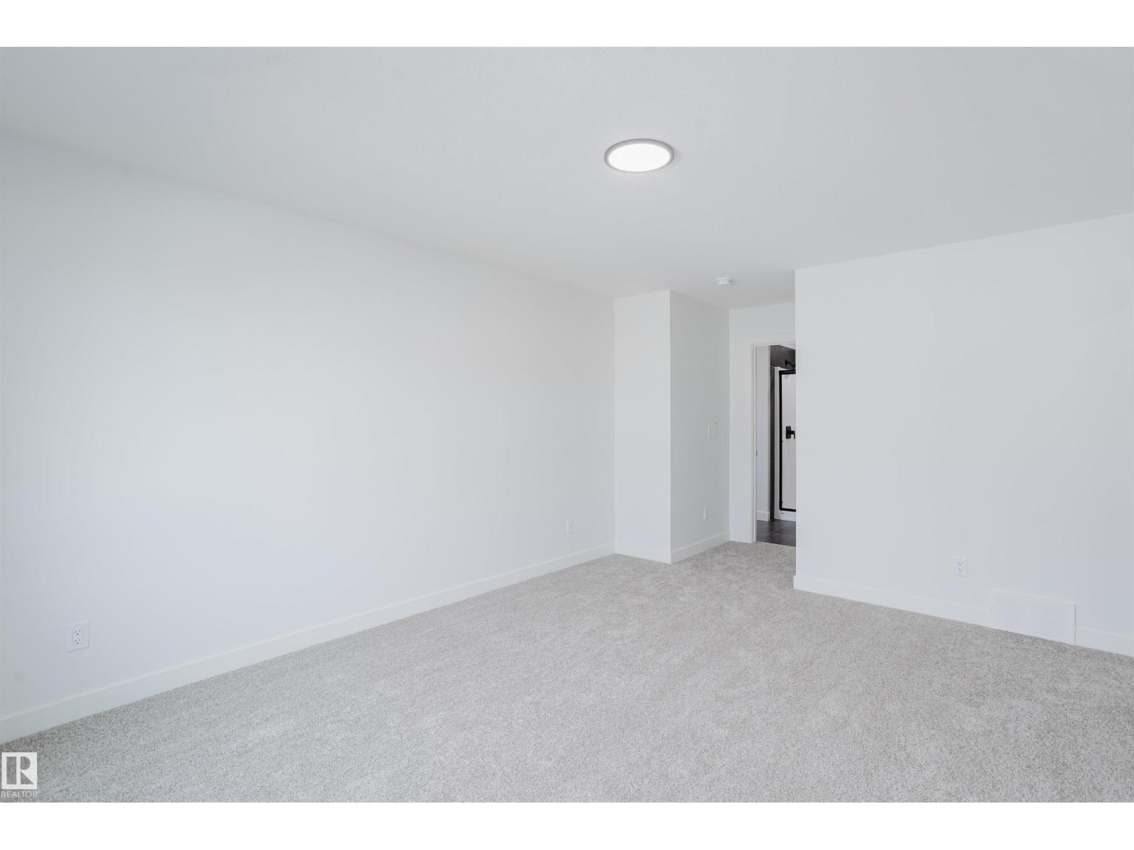 6215 29 AV SW