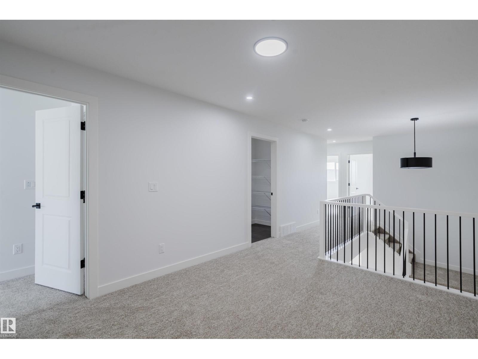 6215 29 AV SW
