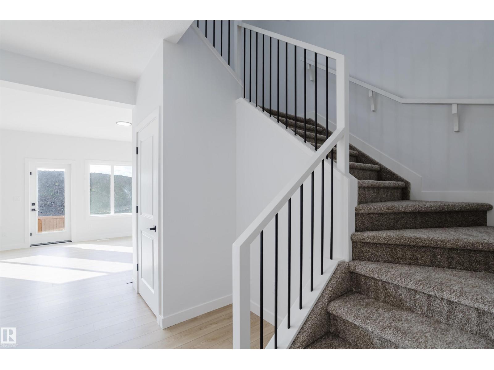 6215 29 AV SW