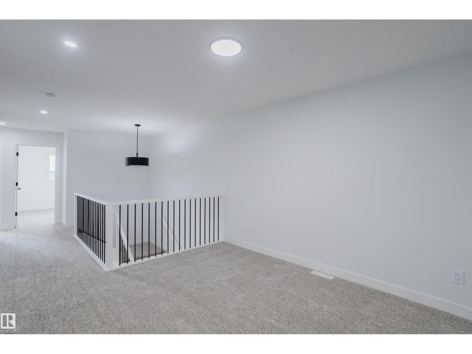 6215 29 AV SW