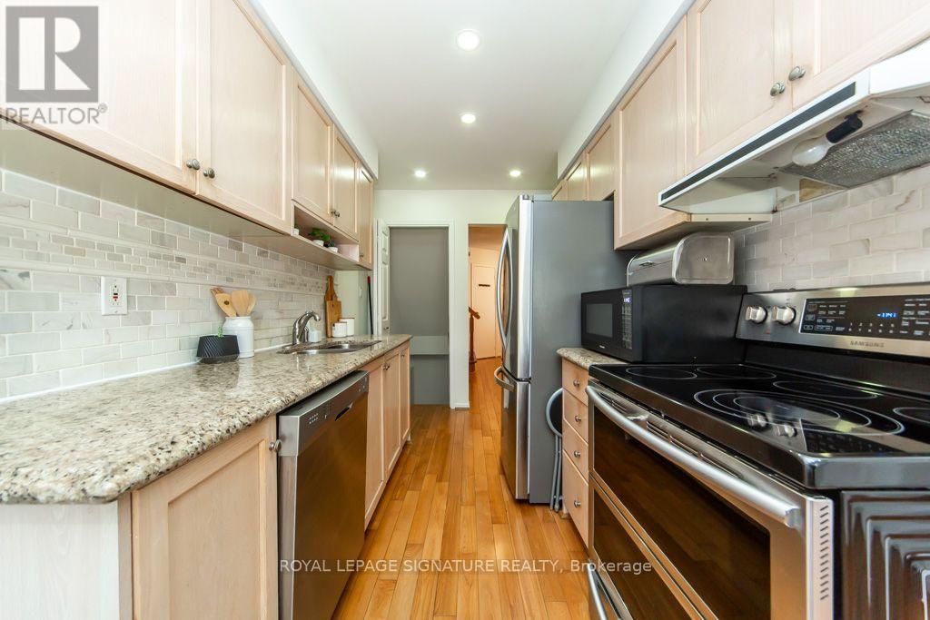 28 Augusta Court, Markham, Ontario  L3T 7K7 - Photo 15 - N13871810