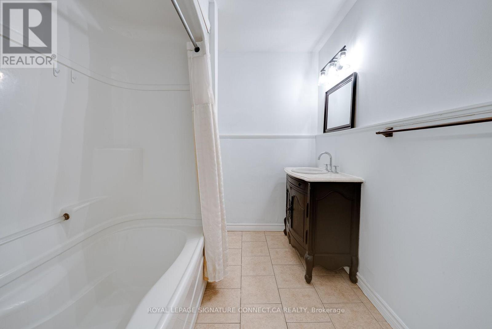 Upper Level - 166 Cherrywood Drive, Newmarket, Ontario  L3Y 2X7 - Photo 30 - N13872008