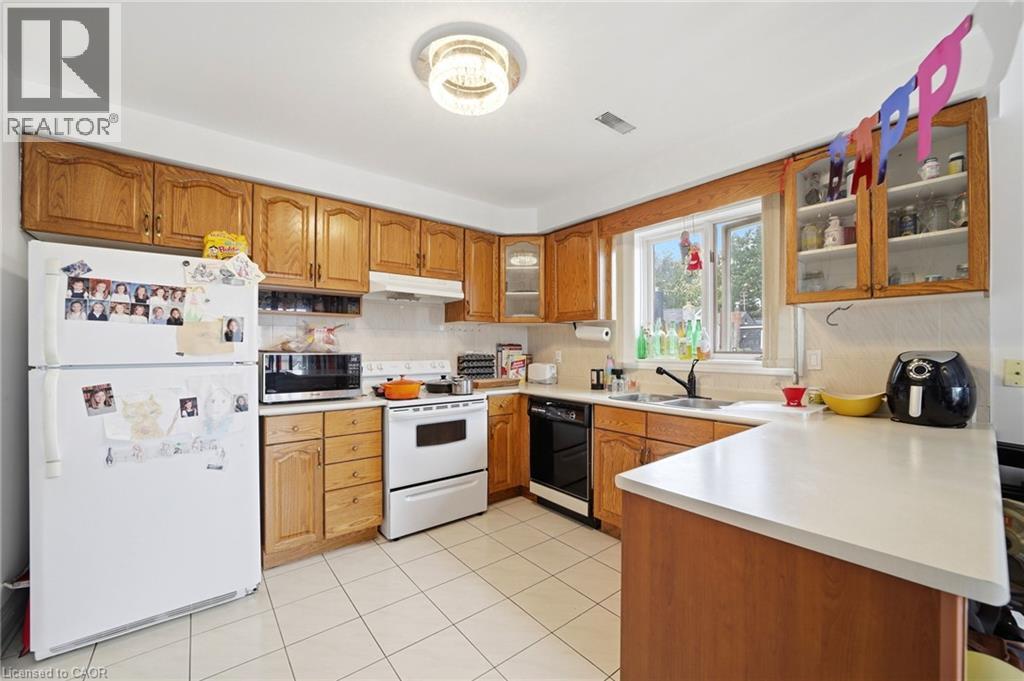 277 Harvie Avenue, York, Ontario  M6E 4L1 - Photo 31 - 40867739
