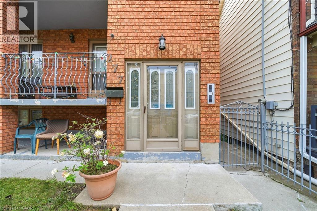 277 Harvie Avenue, York, Ontario  M6E 4L1 - Photo 2 - 40867810