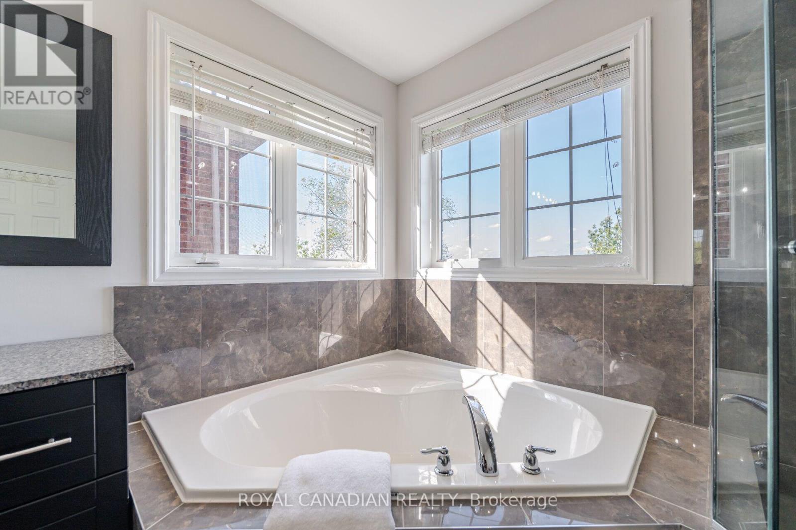 33 Rubysilver Drive, Brampton, Ontario  L6P 1R1 - Photo 28 - W13871734