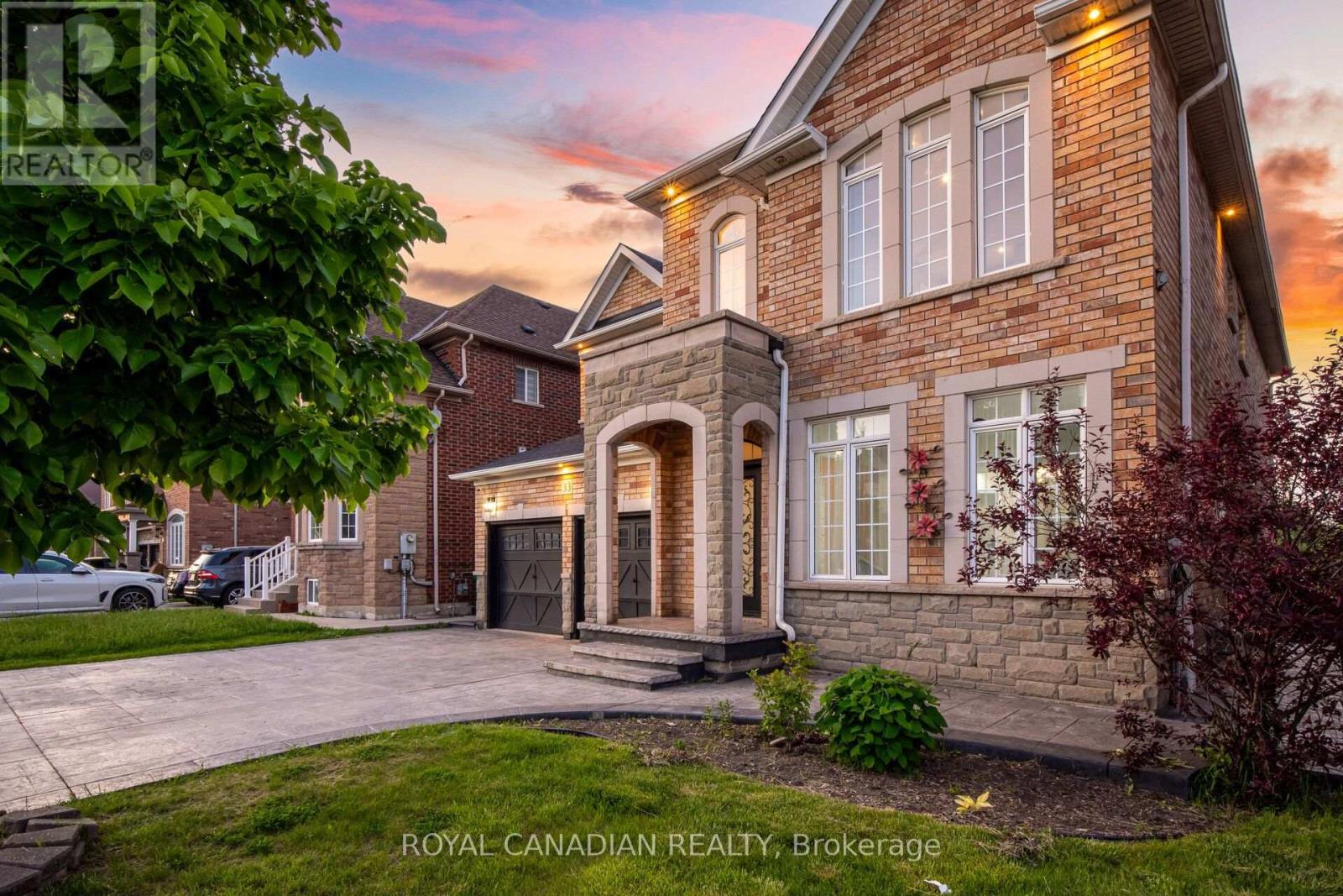 33 Rubysilver Drive, Brampton, Ontario  L6P 1R1 - Photo 4 - W13871734