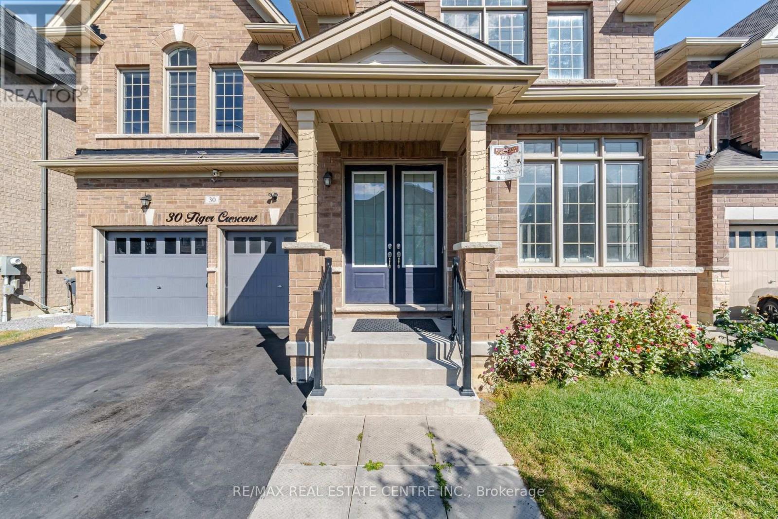 30 Tiger Crescent, Brampton, Ontario  L6R 4C1 - Photo 4 - W13871904