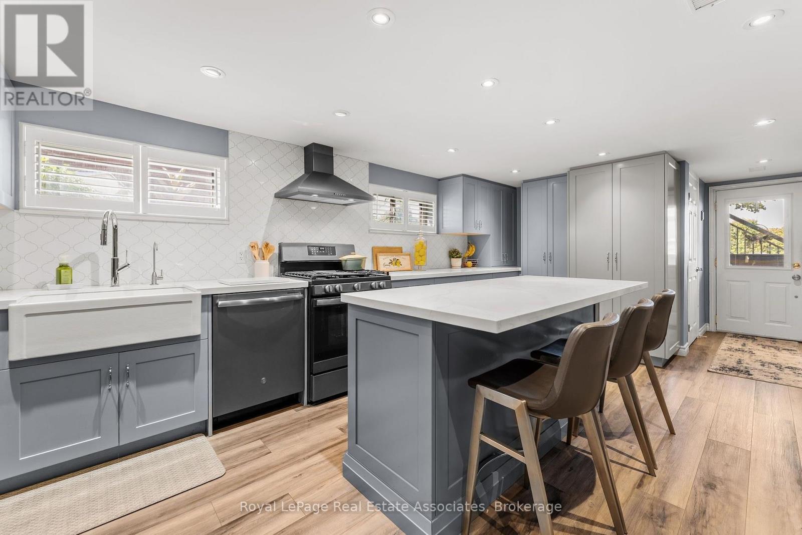 20 Honeywood Road, Toronto, Ontario  M3N 1B2 - Photo 5 - W13871912