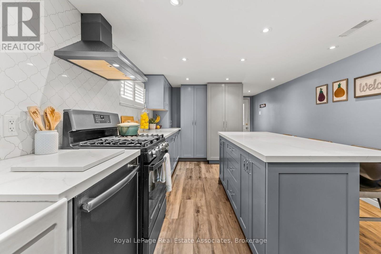 20 Honeywood Road, Toronto, Ontario  M3N 1B2 - Photo 6 - W13871912