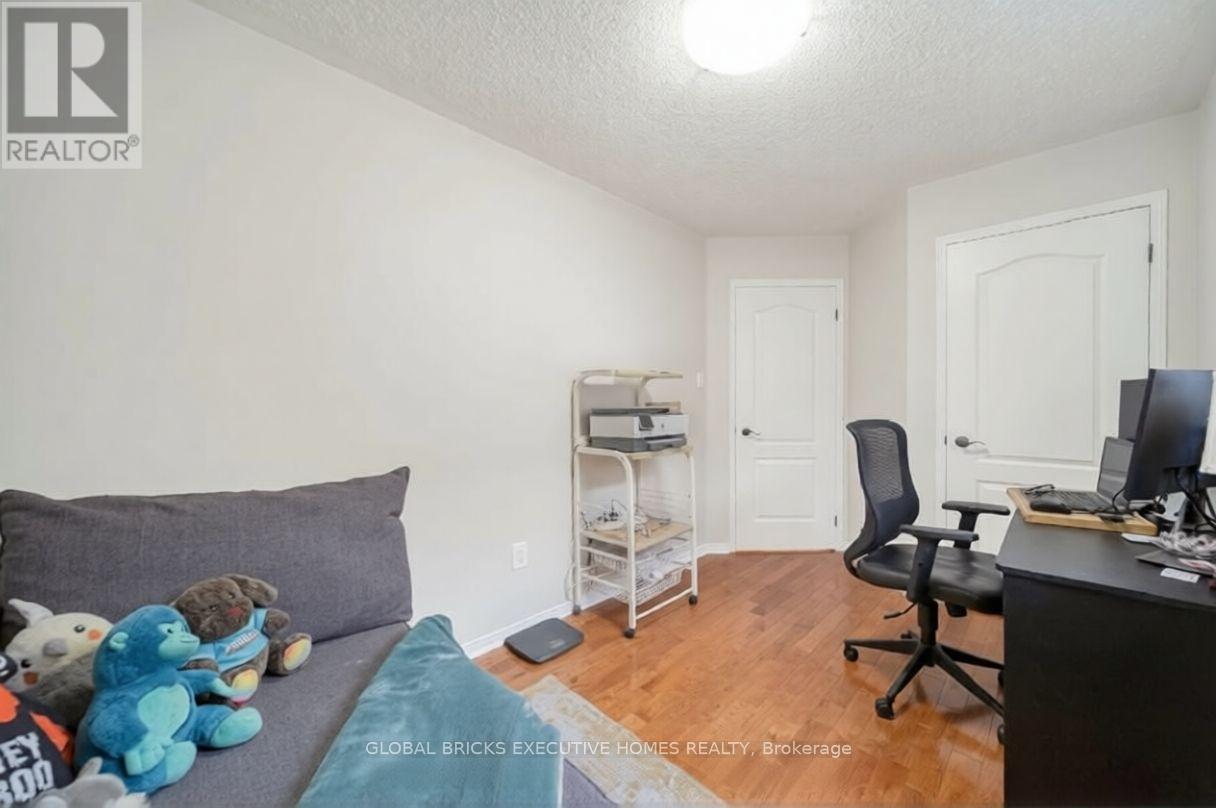 101 Albright Road, Brampton, Ontario  L6X 5E3 - Photo 8 - W13872010