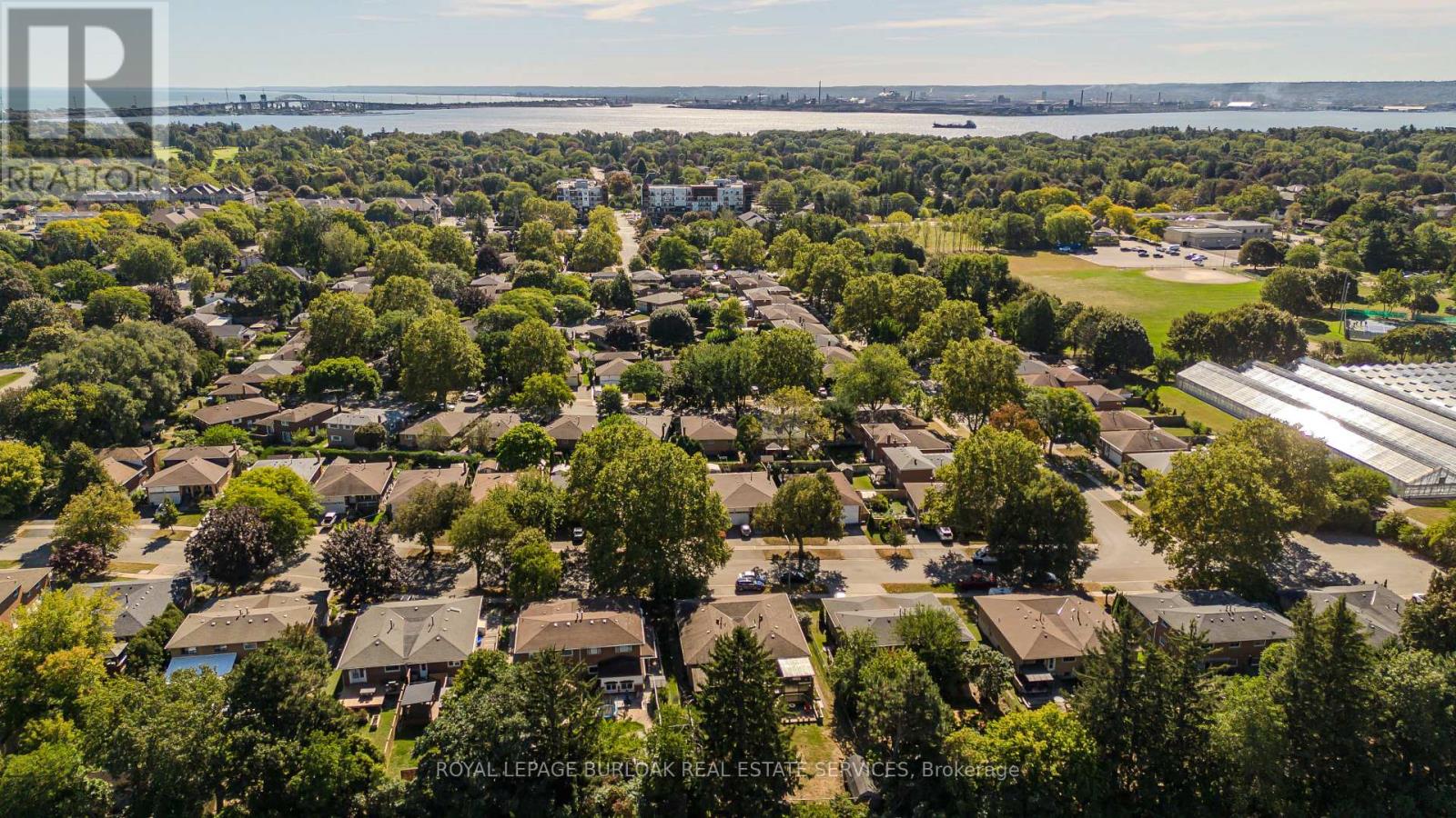 353 Enfield Road, Burlington, Ontario  L7T 4E7 - Photo 2 - W13872012