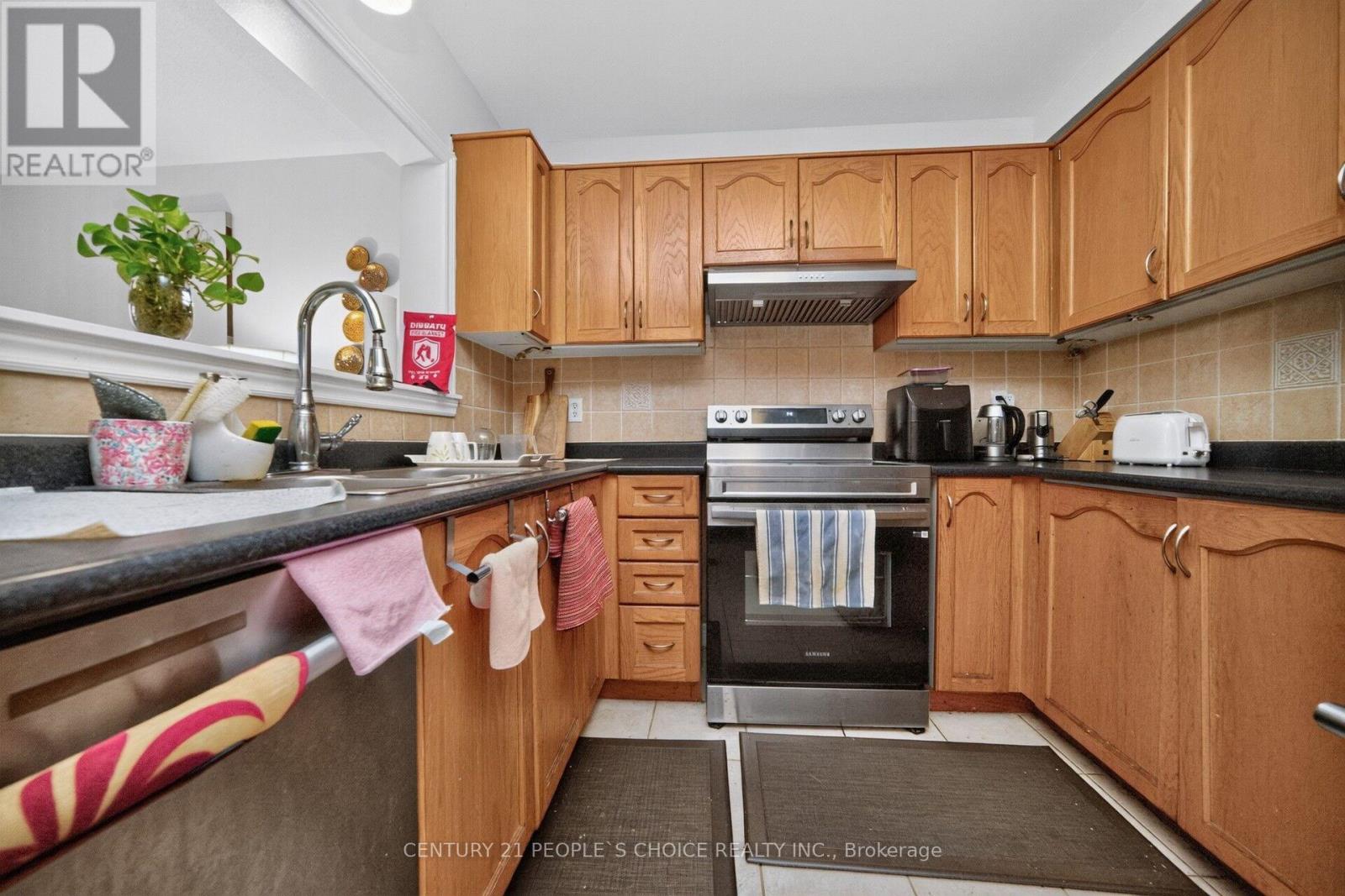 7273 Gagliano Drive, Mississauga, Ontario  L5W 1X3 - Photo 13 - W13872046