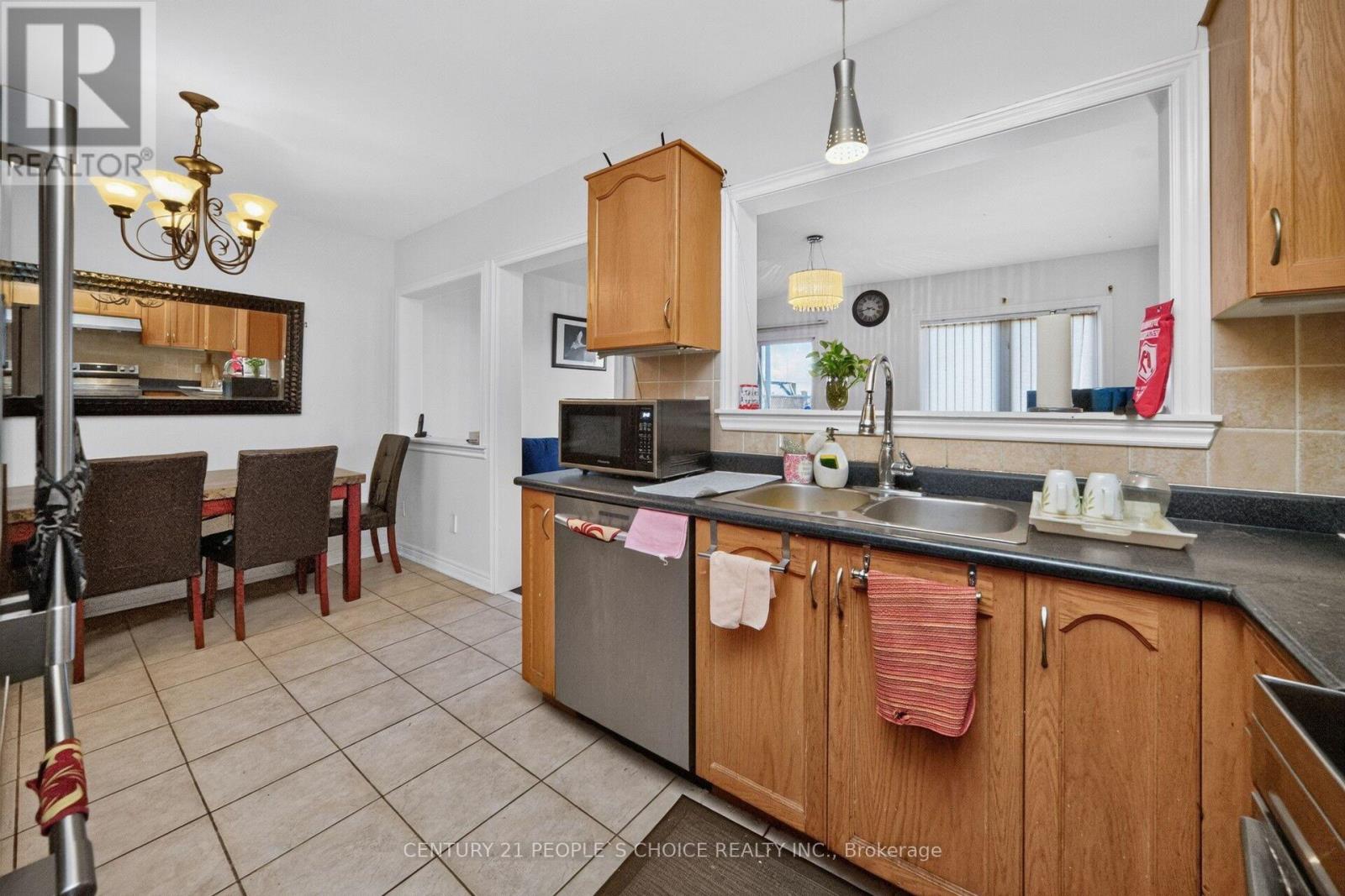 7273 Gagliano Drive, Mississauga, Ontario  L5W 1X3 - Photo 14 - W13872046