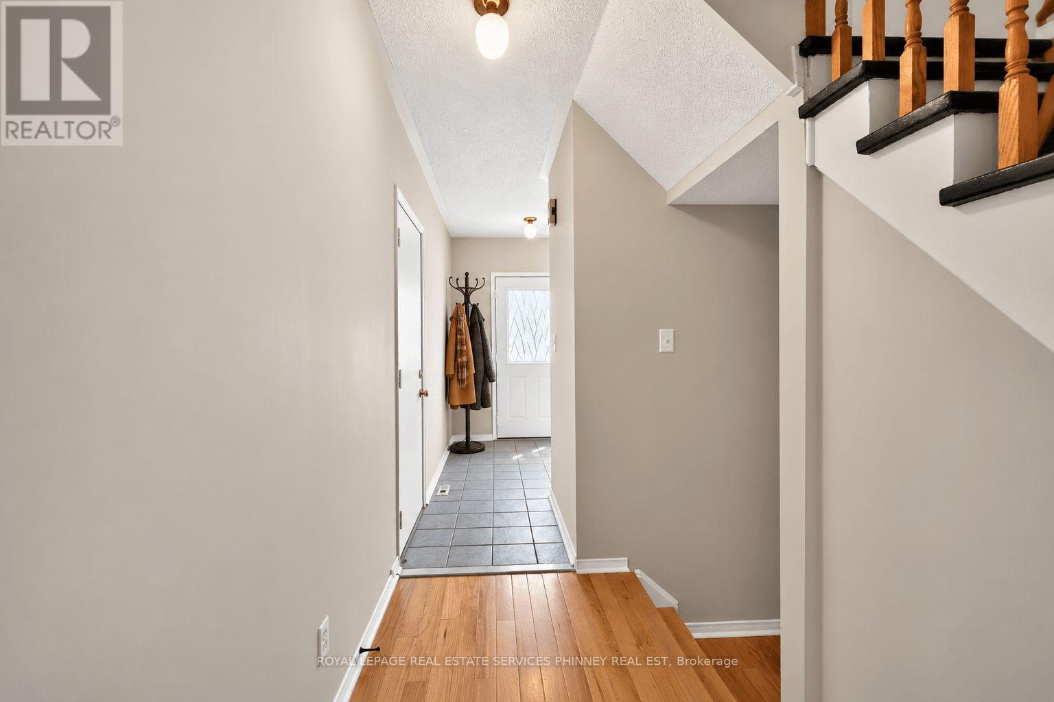 27 - 819 Village Green Boulevard, Mississauga, Ontario  L5E 3H7 - Photo 4 - W13872050