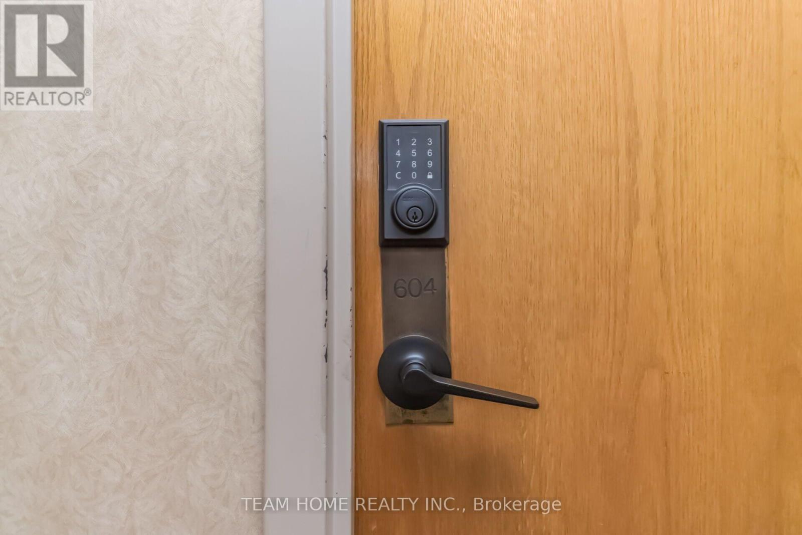 604 - 300 Webb Drive, Mississauga, Ontario  L5B 3W3 - Photo 8 - W13872074