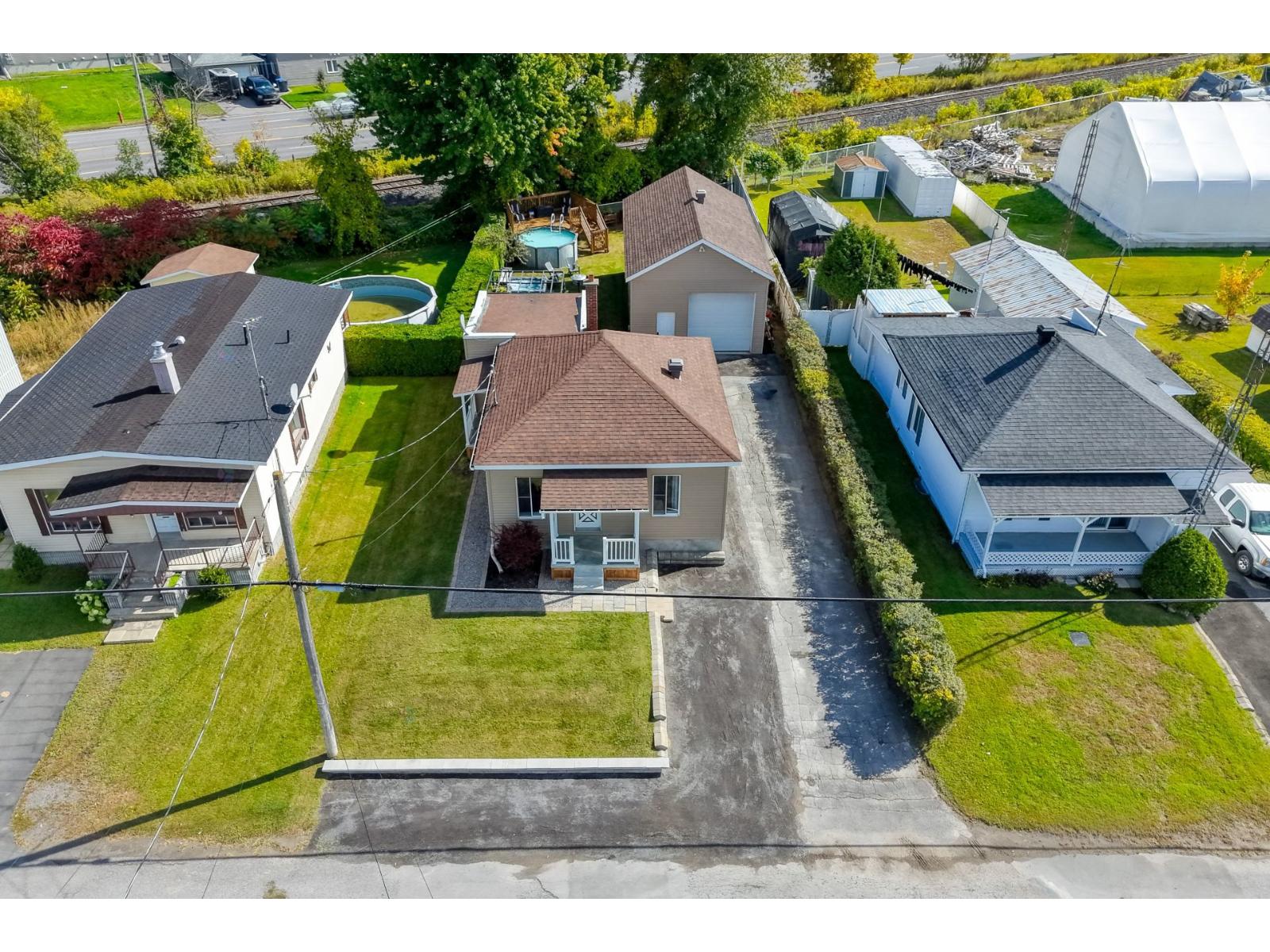 1515 Rue De Lanaudière Saint-Paul Quebec Canada J6E3P4 3