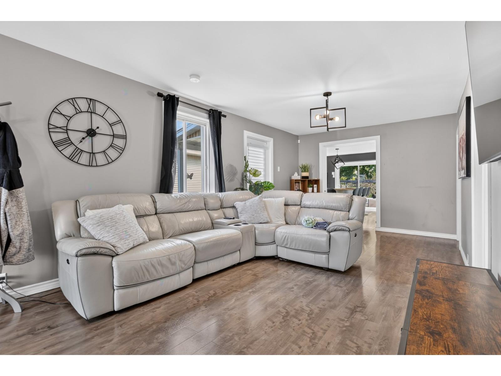 1515 Rue De Lanaudière Saint-Paul Quebec Canada J6E3P4 5