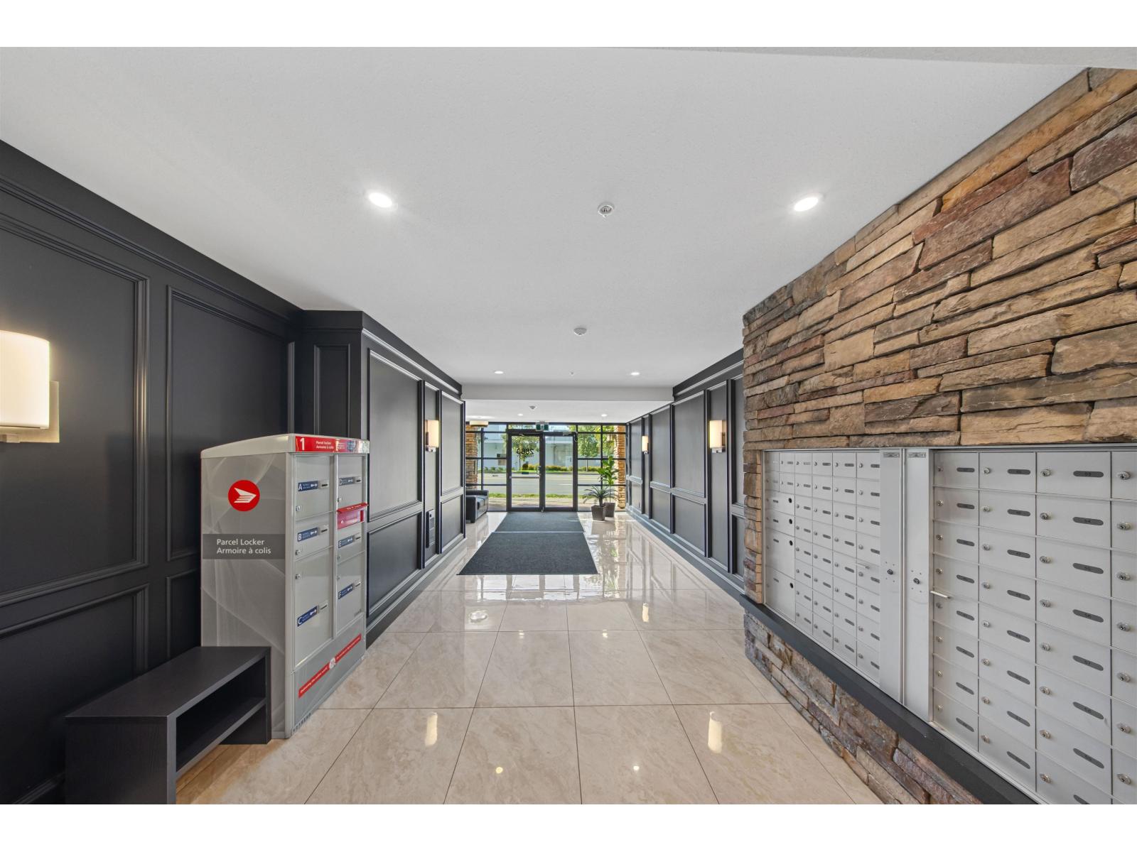208 2860 TRETHEWEY STREET