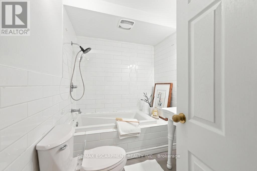 284 East 21st Street, Hamilton, Ontario  L8V 2T9 - Photo 15 - X13871736
